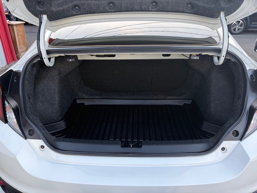 2018 Honda Civic Image 33