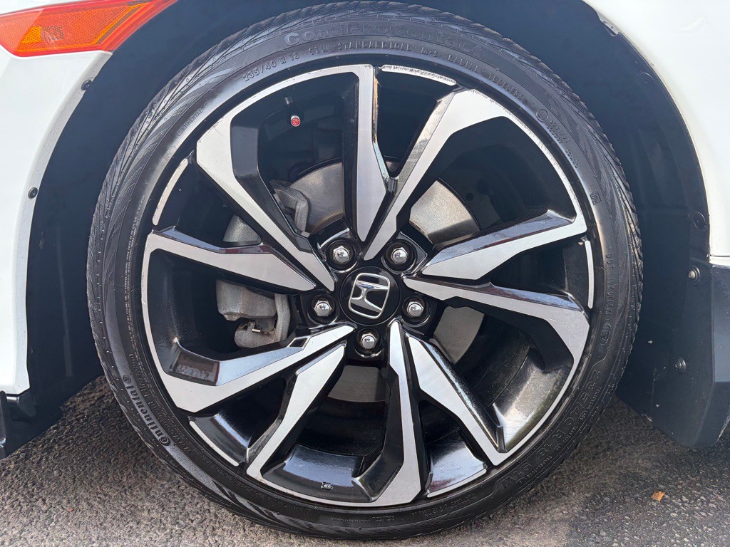 2018 Honda Civic Image 35