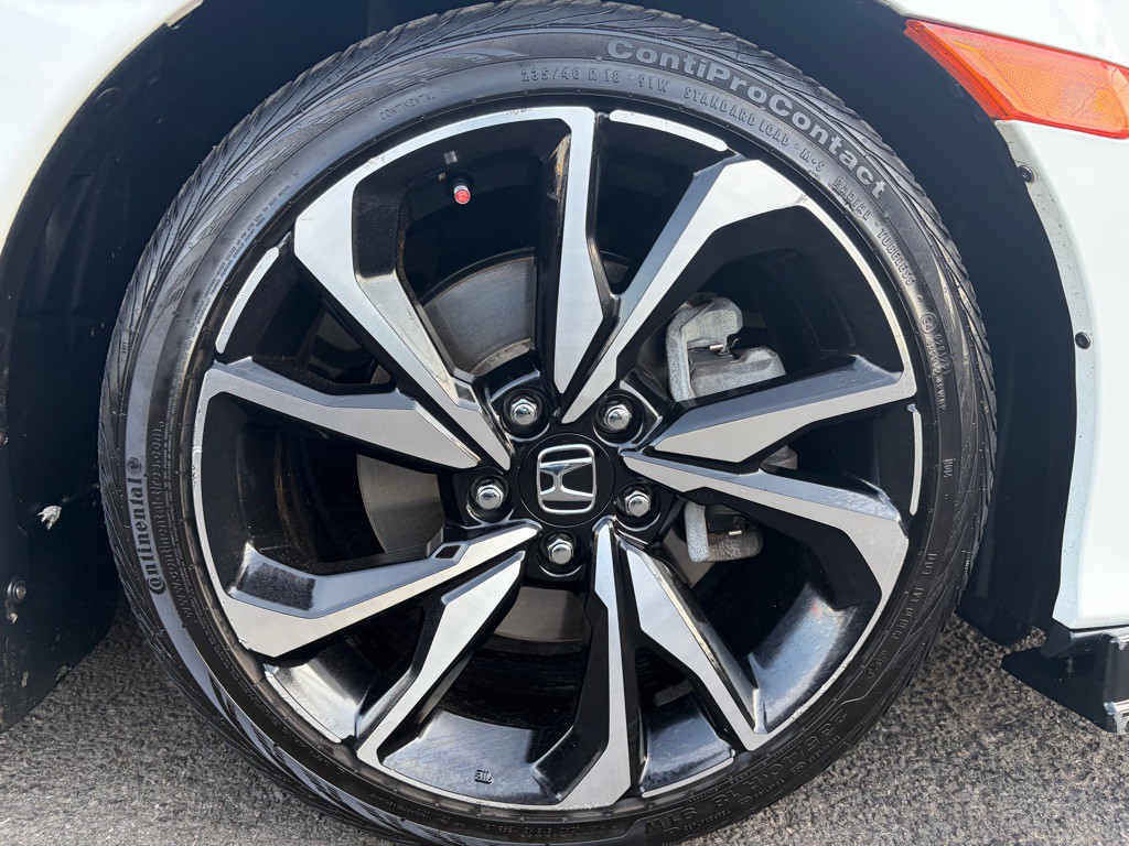 2018 Honda Civic Image 36