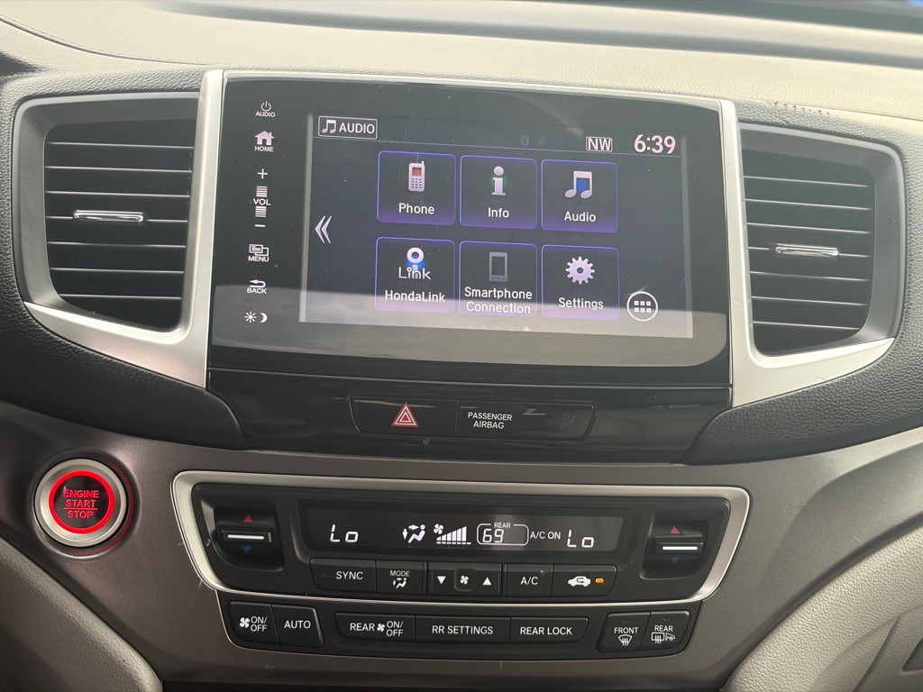 2018 Honda Pilot Image 17