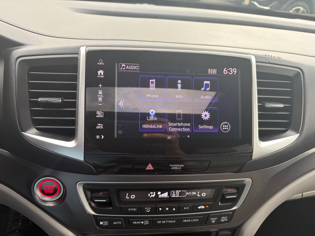 2018 Honda Pilot Image 23