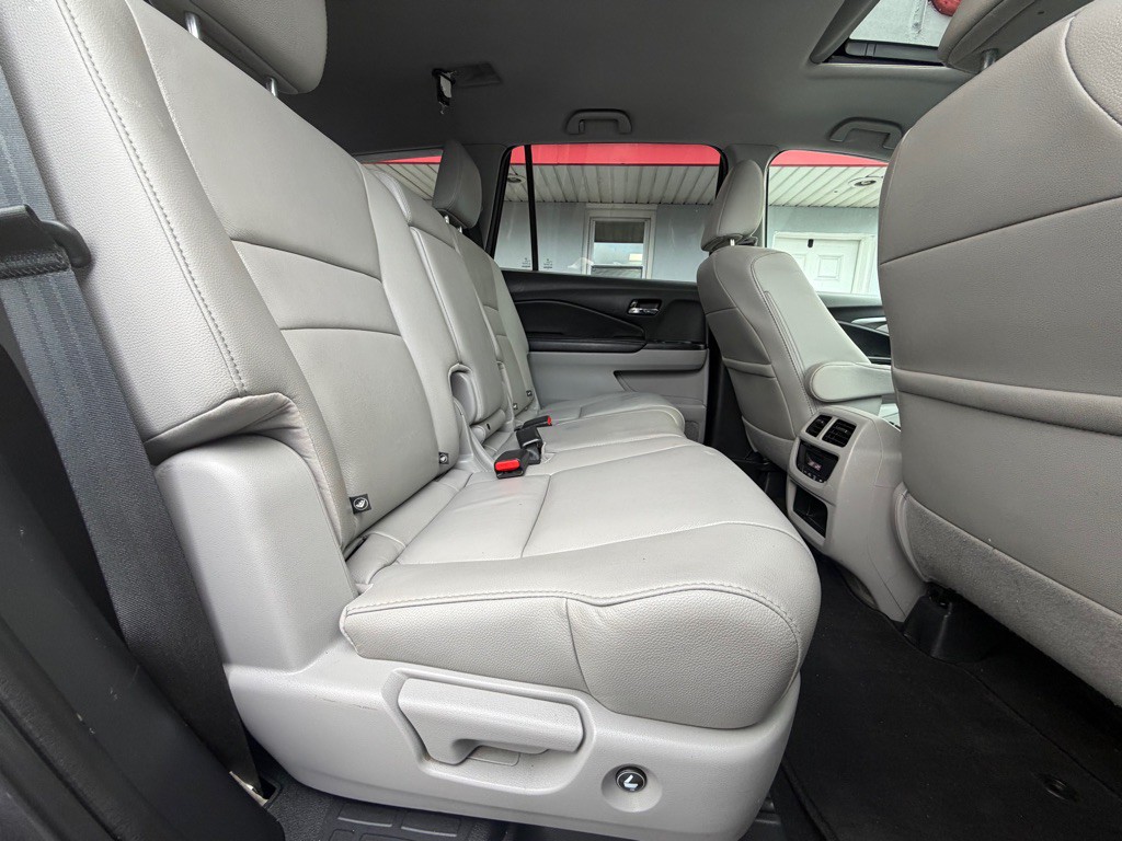 2018 Honda Pilot Image 35