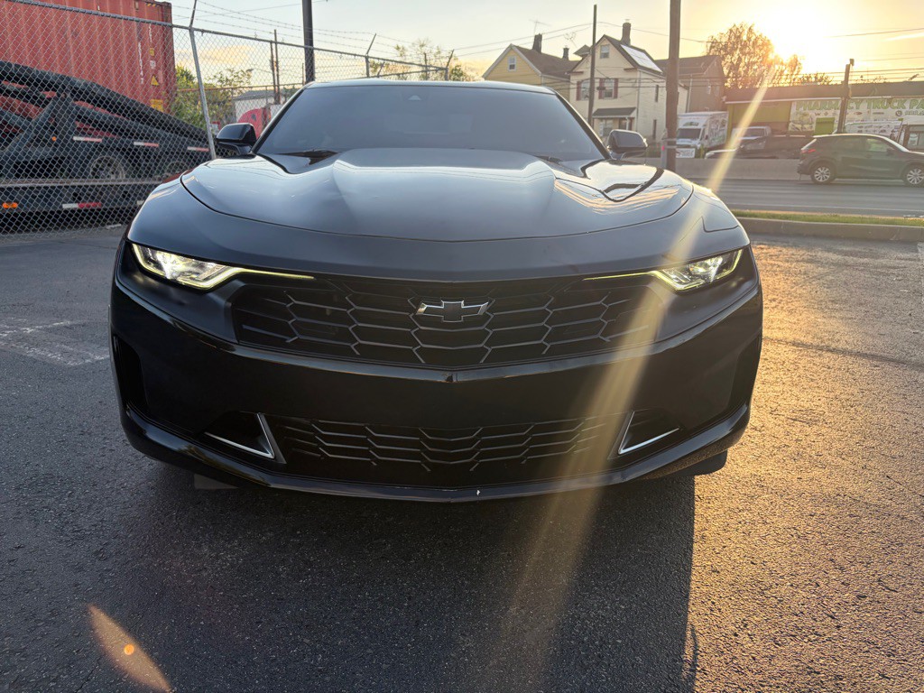 2023 Chevrolet Camaro Image 2