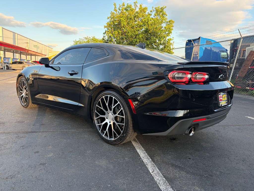 2023 Chevrolet Camaro Image 5