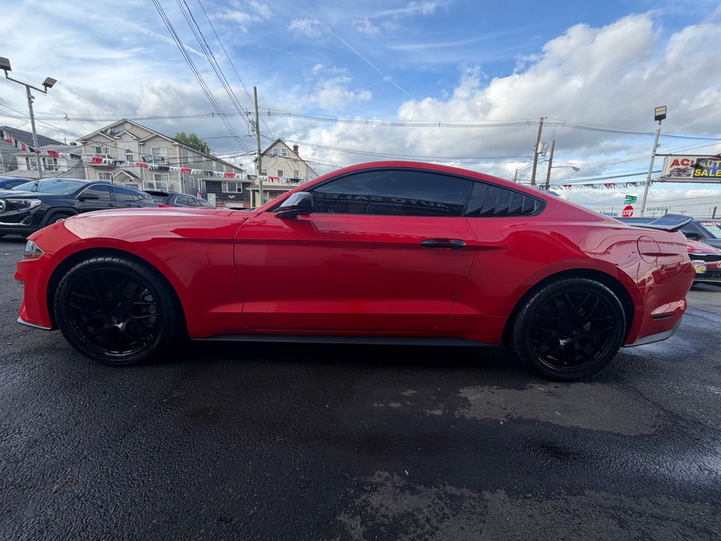 2022 Ford Mustang Image 4