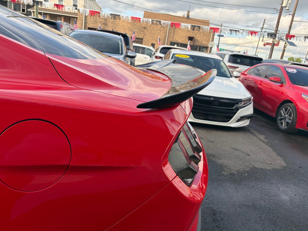 2022 Ford Mustang Image 9