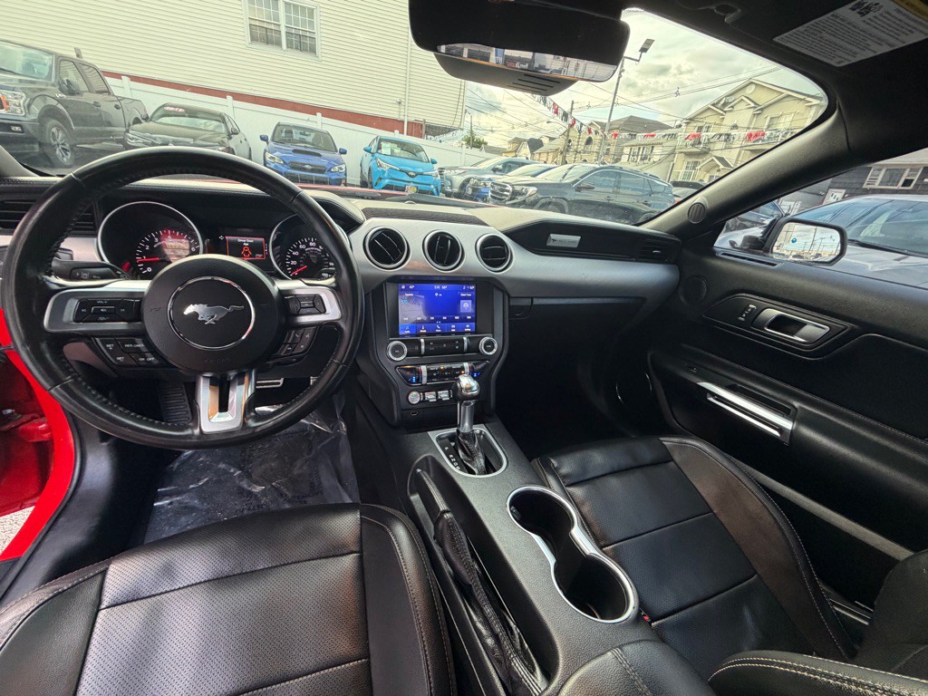 2022 Ford Mustang Image 17