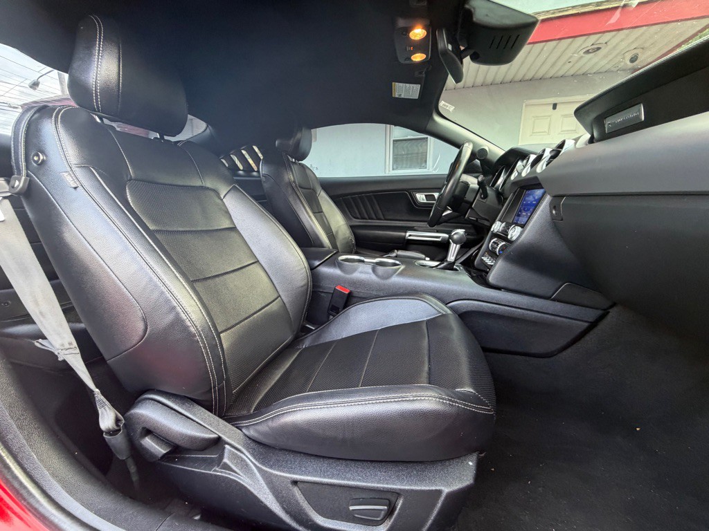 2022 Ford Mustang Image 29