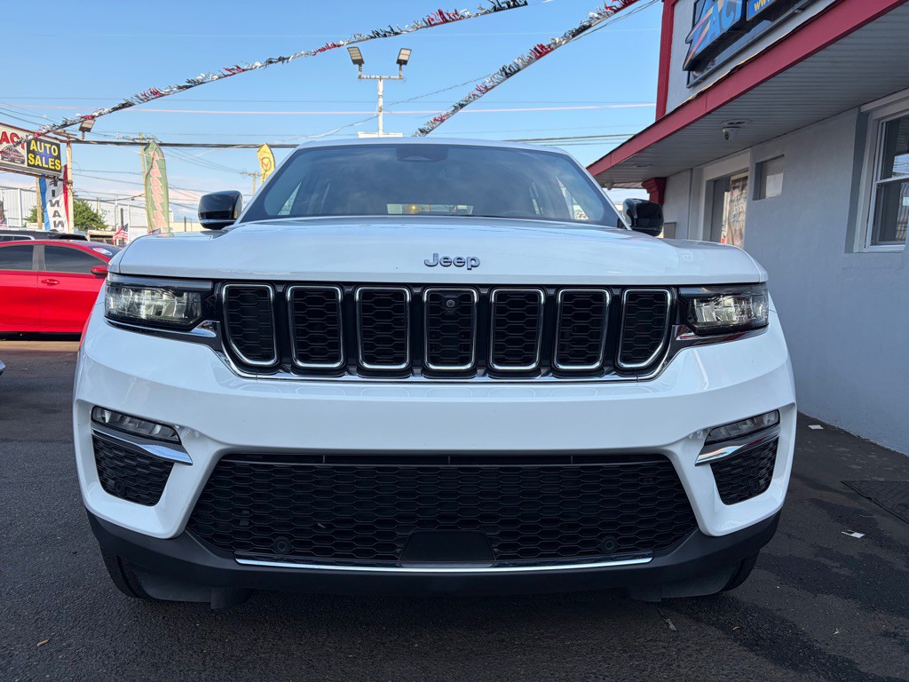 2022 Jeep Grand Cherokee Image 2