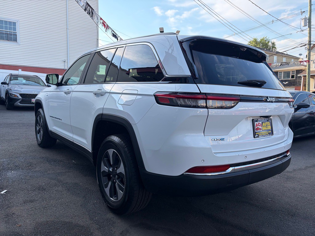 2022 Jeep Grand Cherokee Image 5