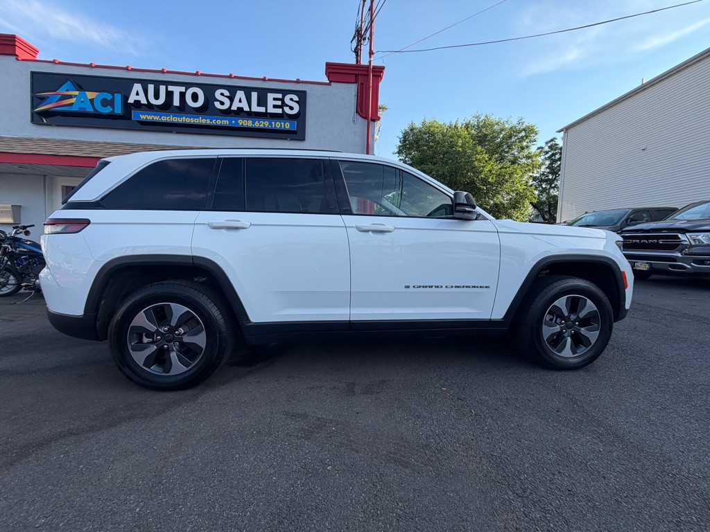 2022 Jeep Grand Cherokee Image 8