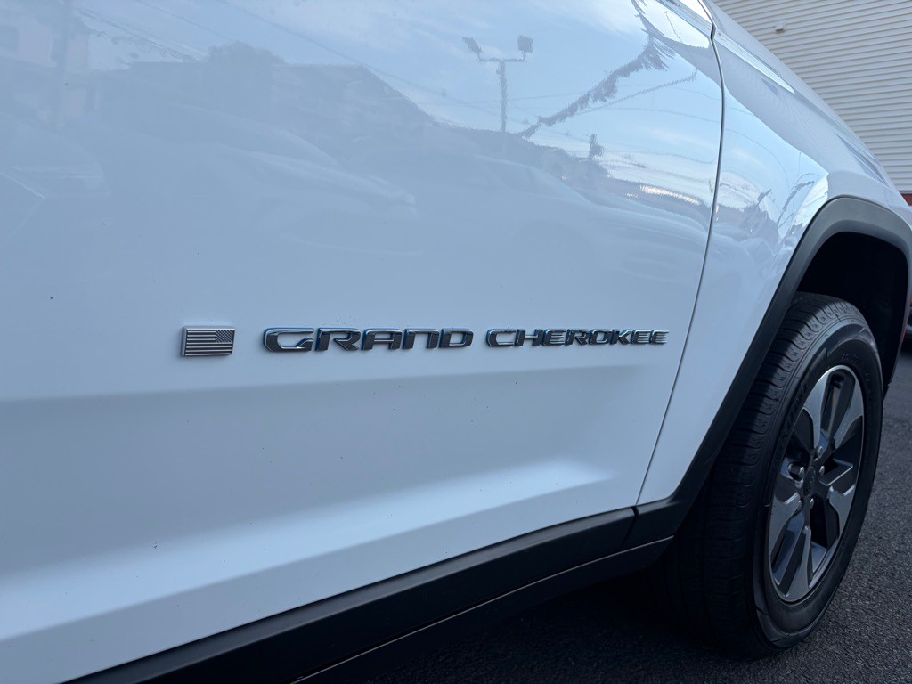 2022 Jeep Grand Cherokee Image 10