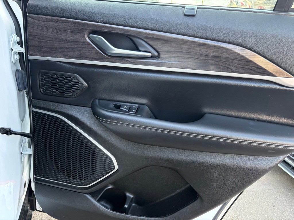 2022 Jeep Grand Cherokee Image 37