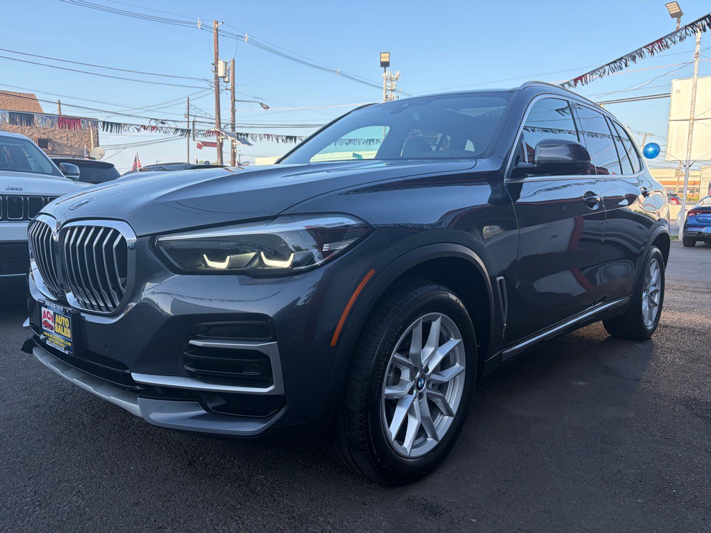 2022 BMW X5 Image 3