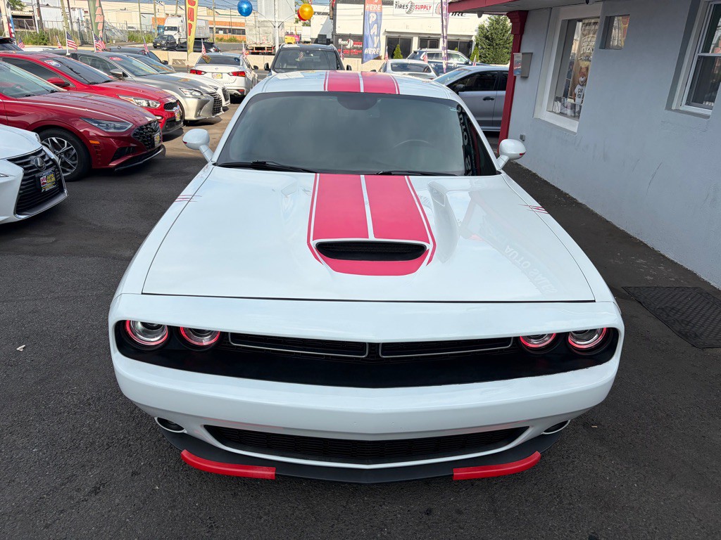 2019 Dodge Challenger Image 3
