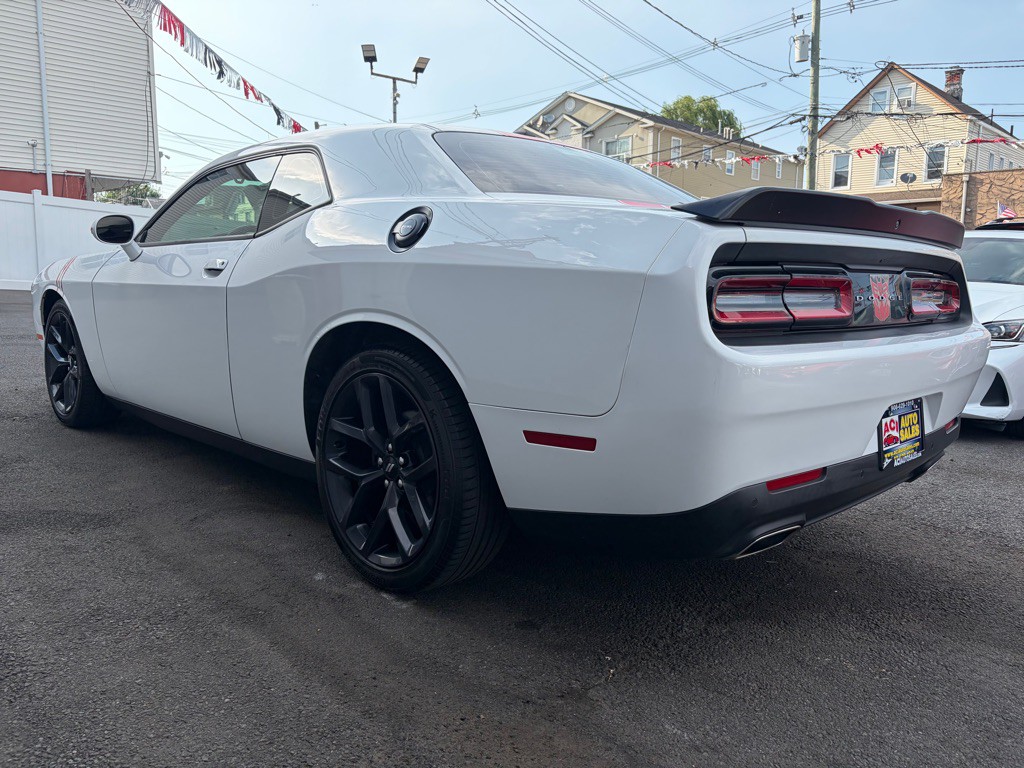 2019 Dodge Challenger Image 6