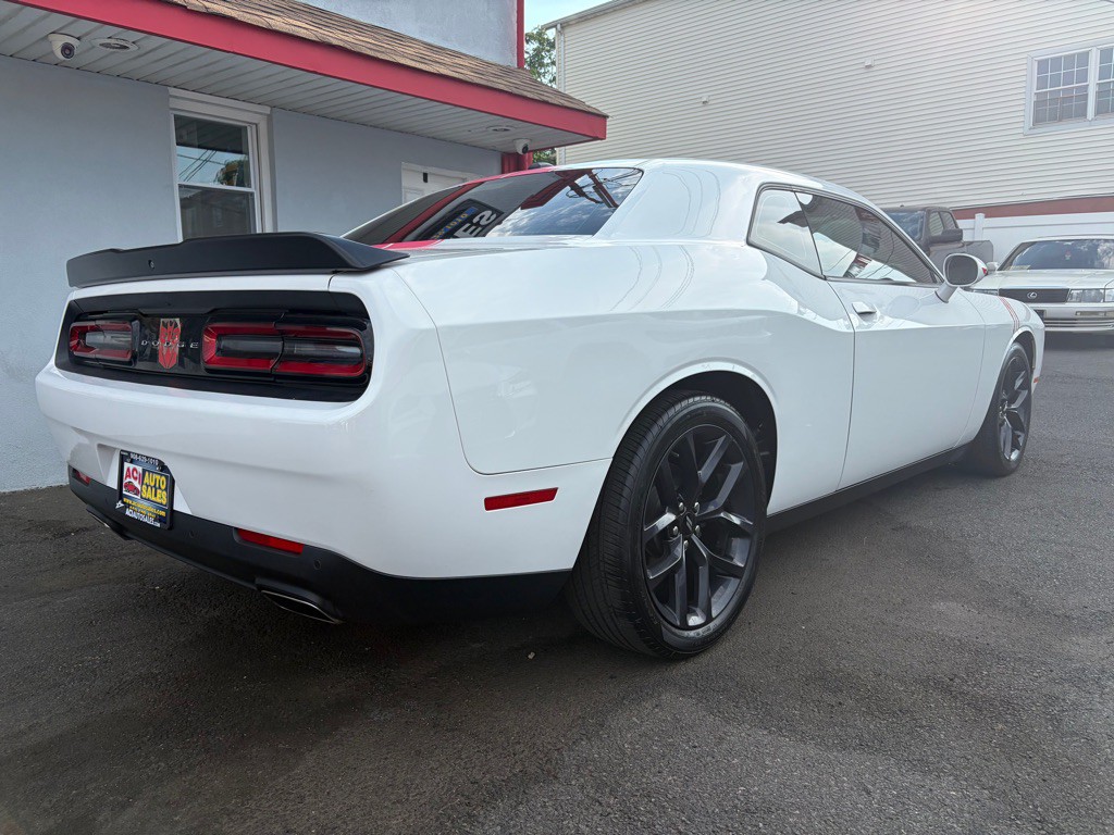 2019 Dodge Challenger Image 8