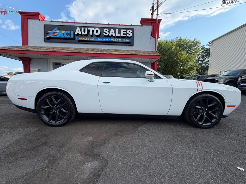2019 Dodge Challenger Image 9