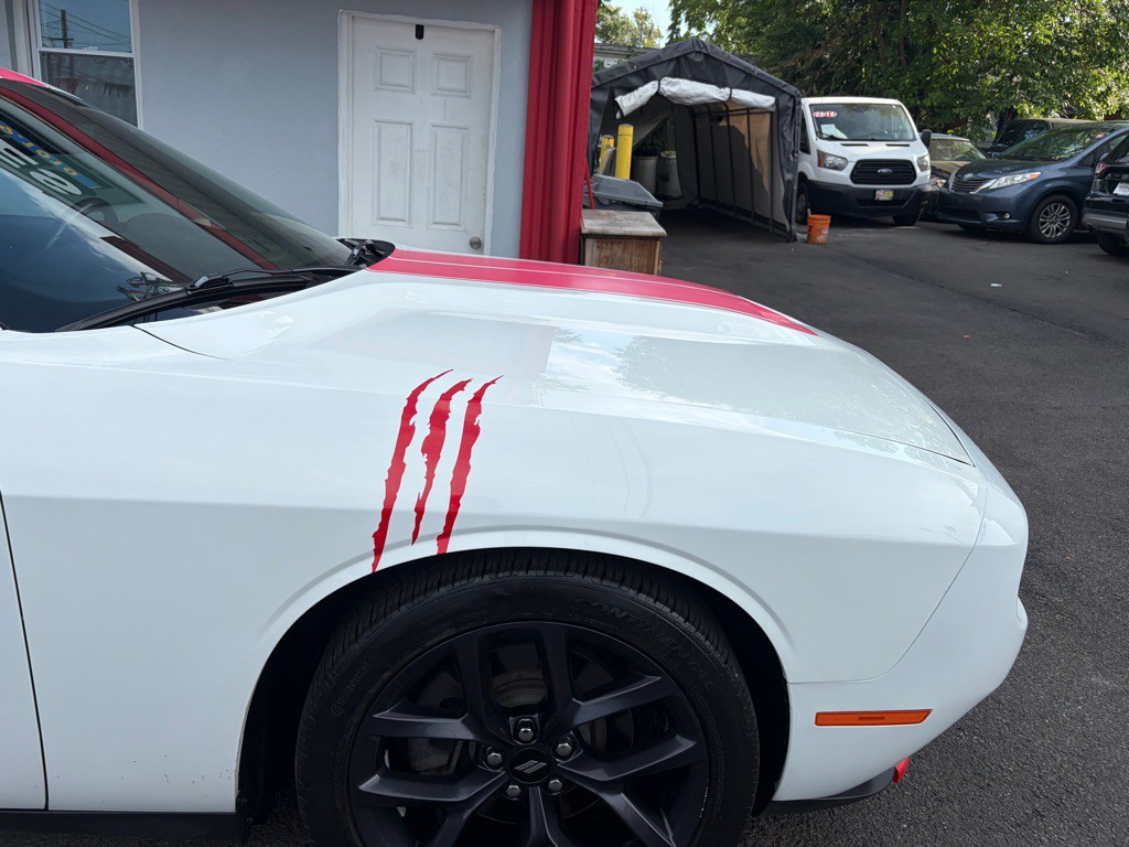 2019 Dodge Challenger Image 10