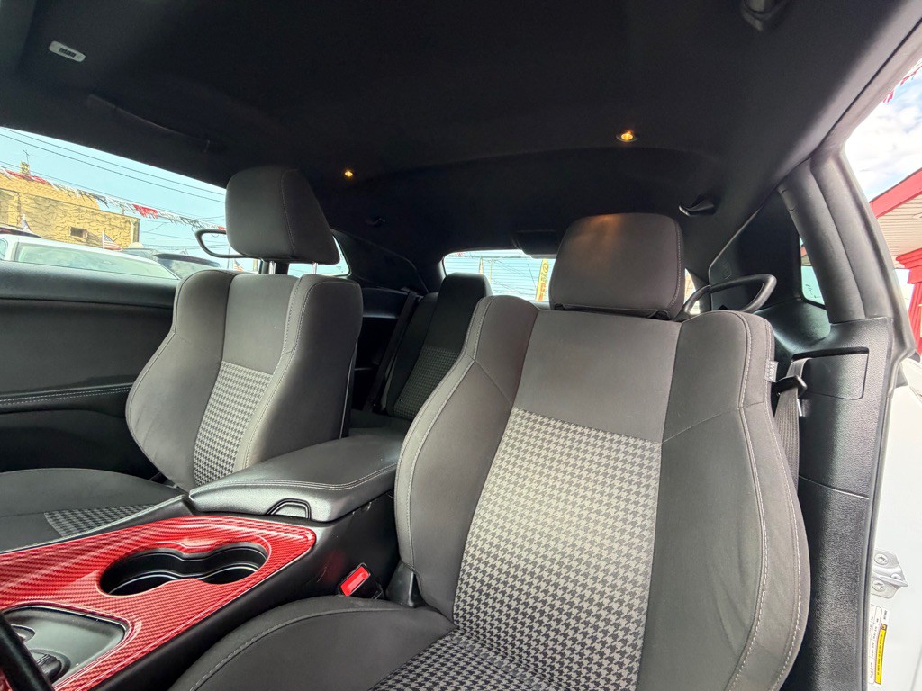 2019 Dodge Challenger Image 17
