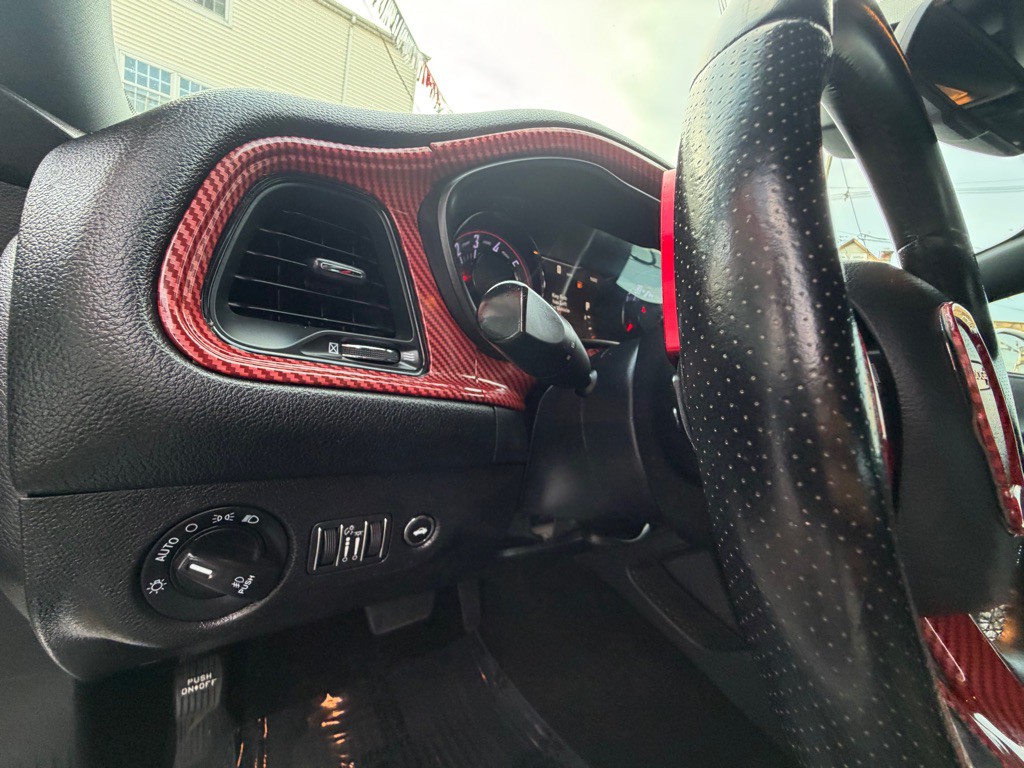 2019 Dodge Challenger Image 18