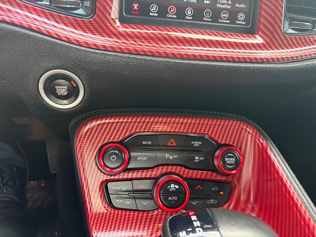 2019 Dodge Challenger Image 24