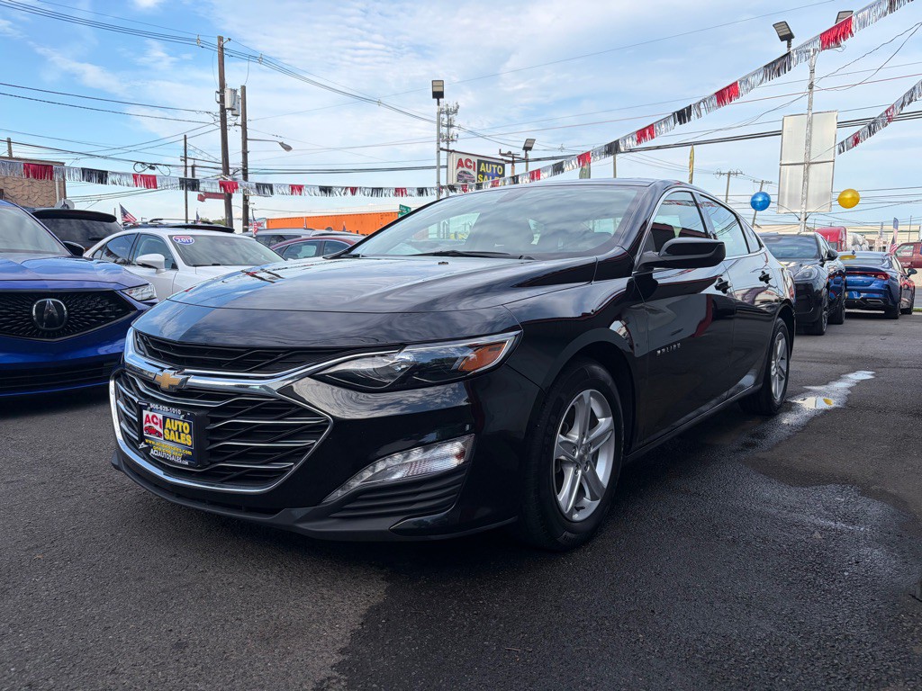 2022 Chevrolet Malibu Image 3