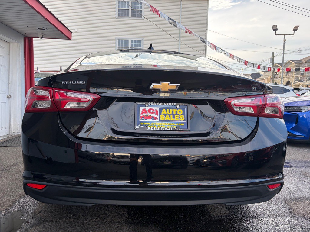 2022 Chevrolet Malibu Image 6
