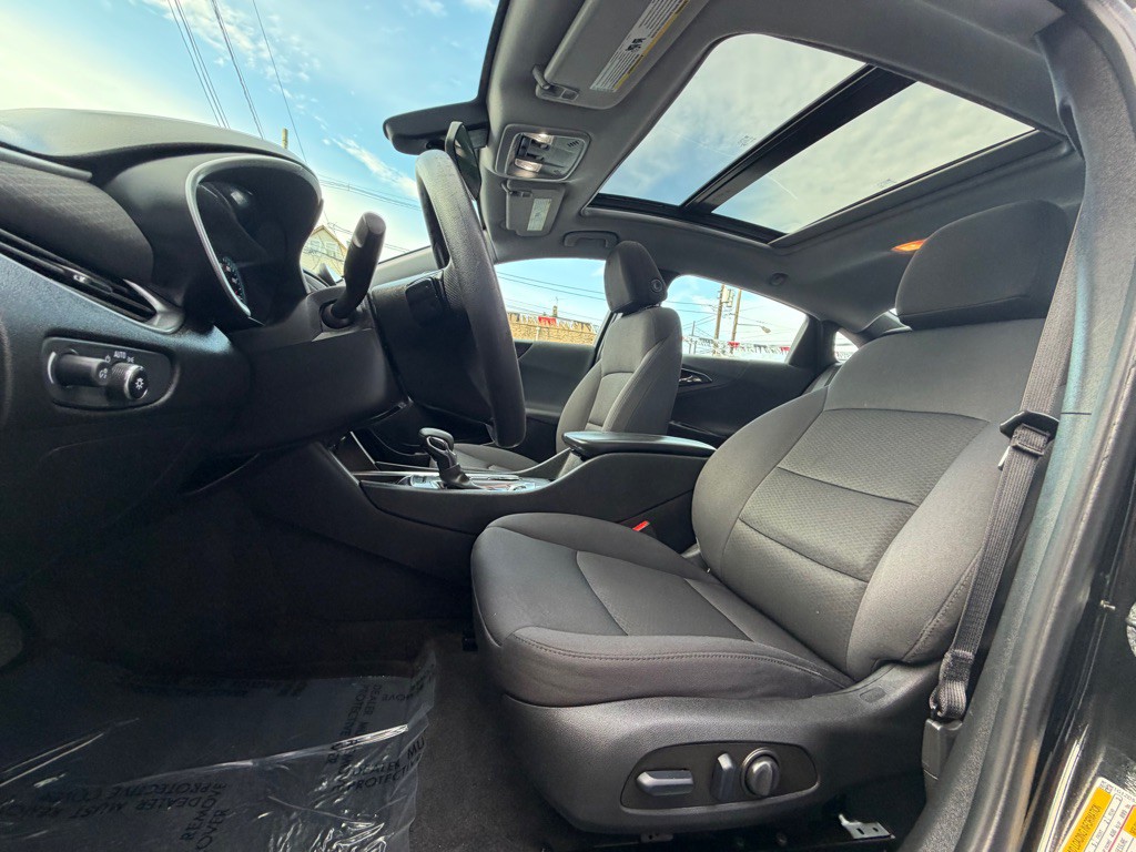2022 Chevrolet Malibu Image 12