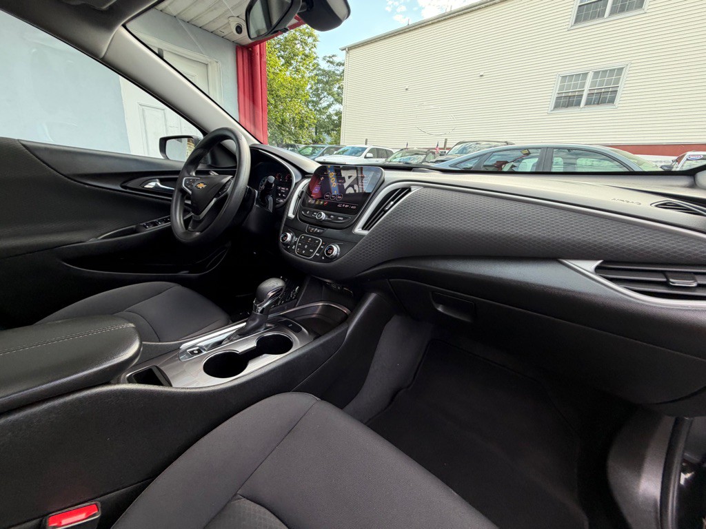 2022 Chevrolet Malibu Image 23