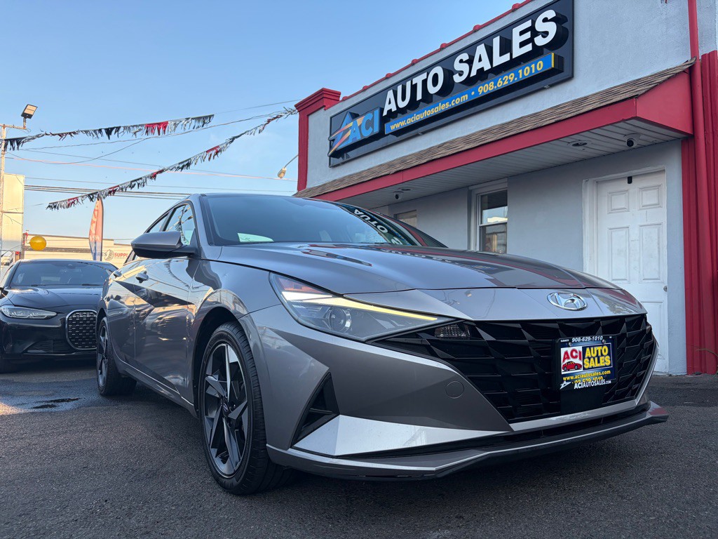 2023 Hyundai Elantra Image 1