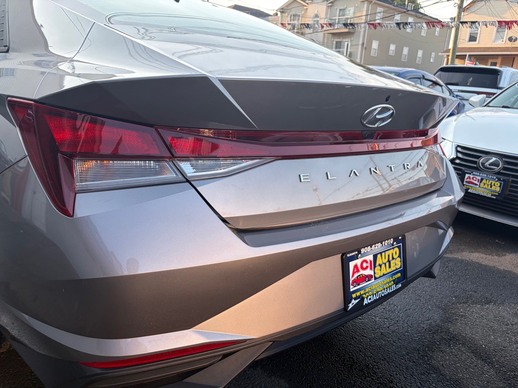 2023 Hyundai Elantra Image 9