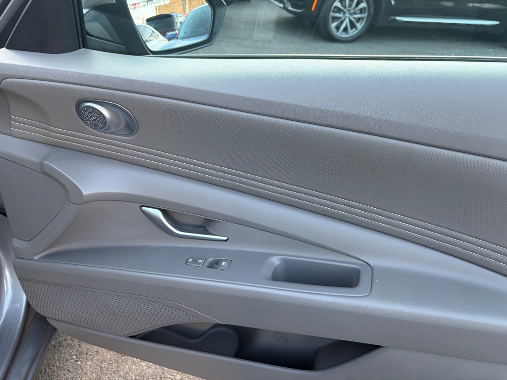 2023 Hyundai Elantra Image 22