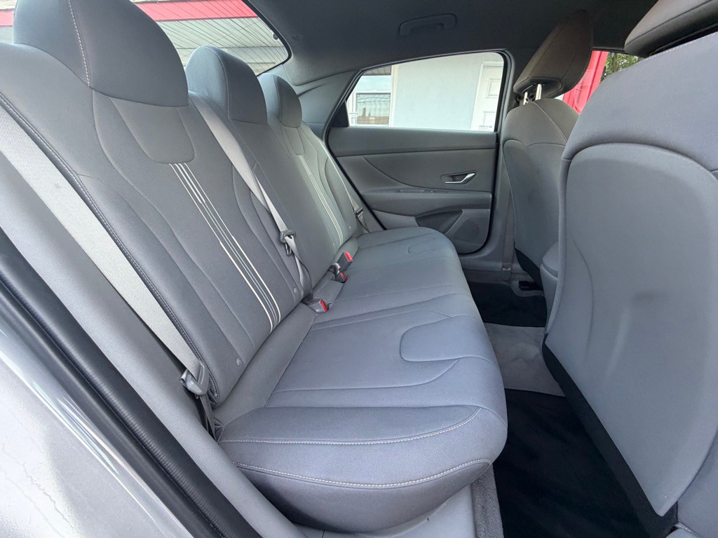2023 Hyundai Elantra Image 26