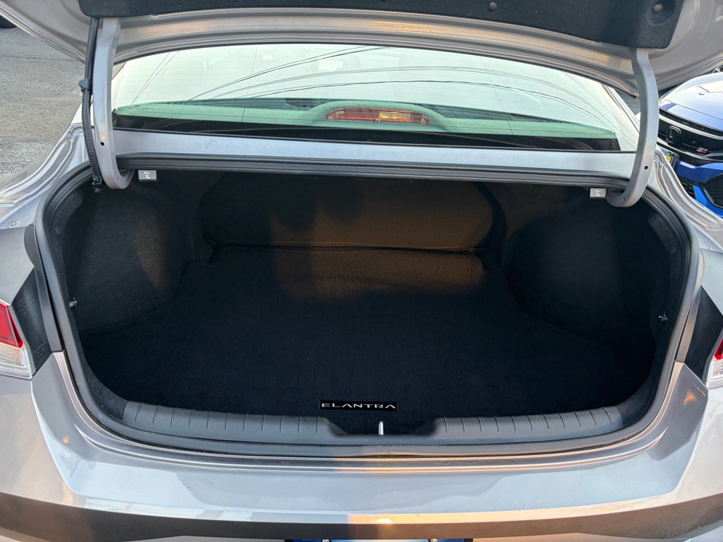 2023 Hyundai Elantra Image 27