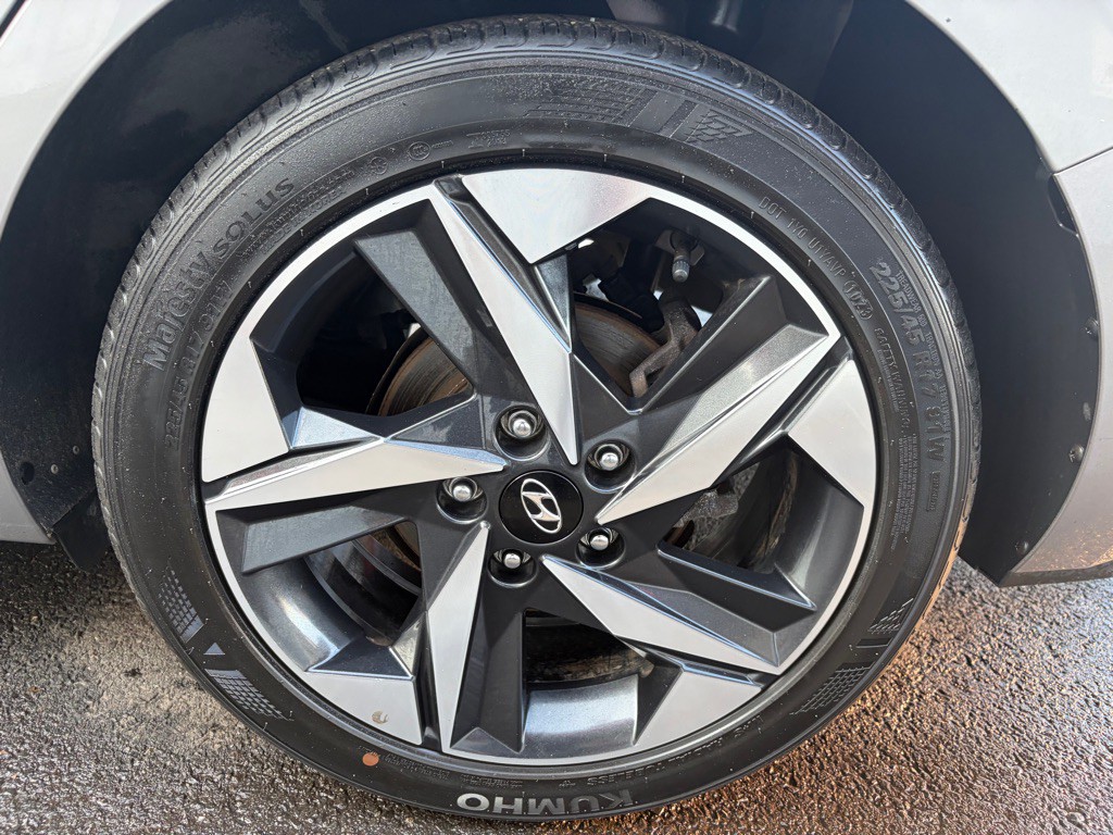 2023 Hyundai Elantra Image 31