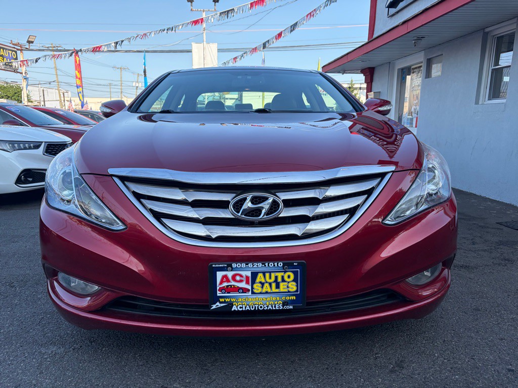 2013 Hyundai Sonata Image 2