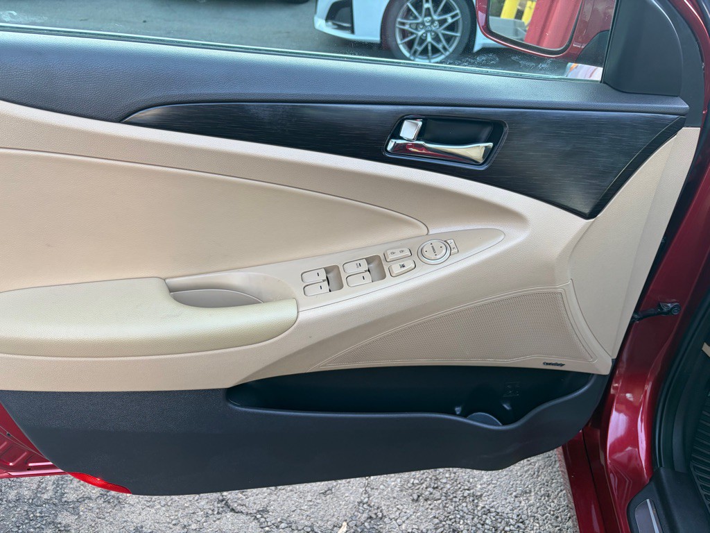 2013 Hyundai Sonata Image 12