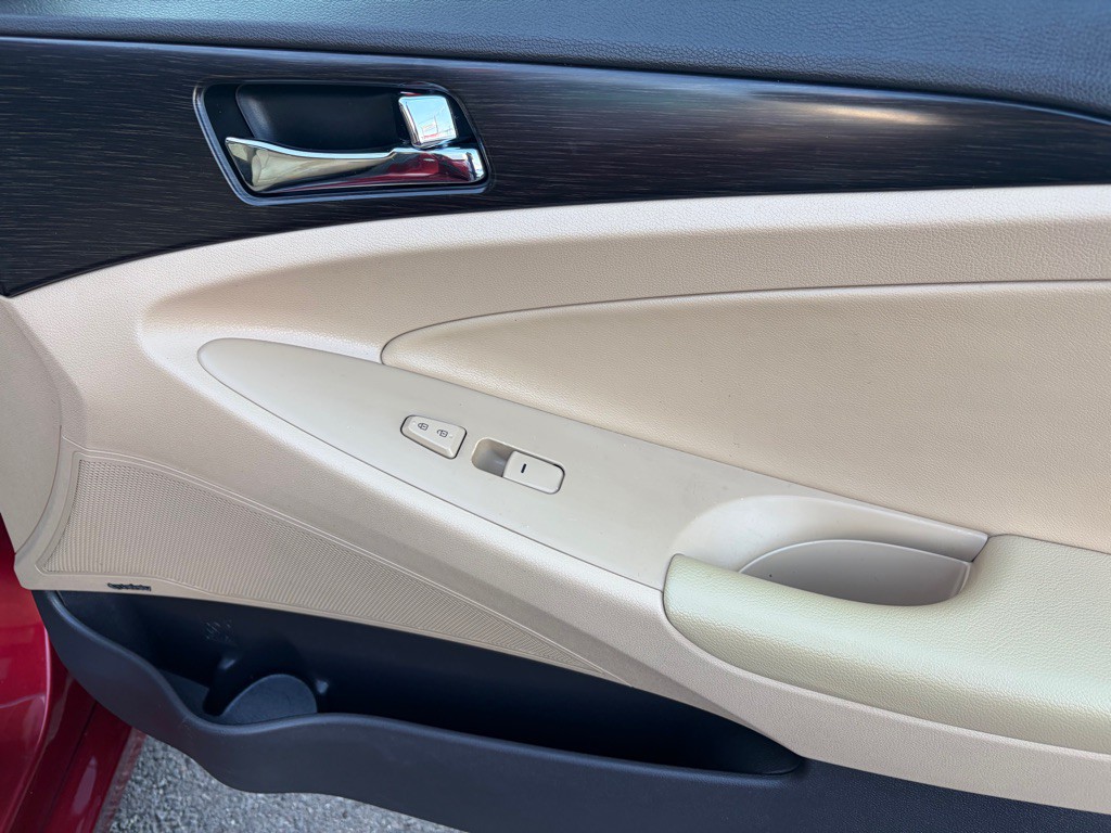 2013 Hyundai Sonata Image 25