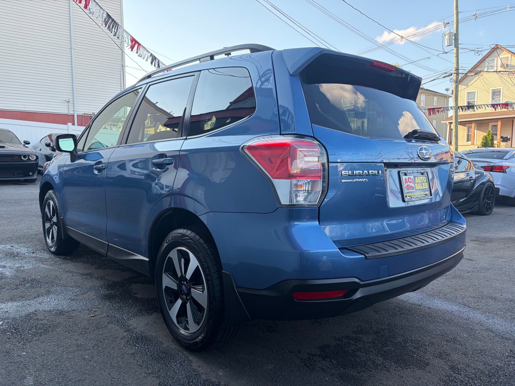 2017 Subaru Forester Image 5