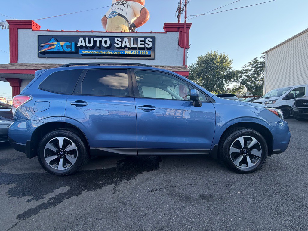 2017 Subaru Forester Image 8