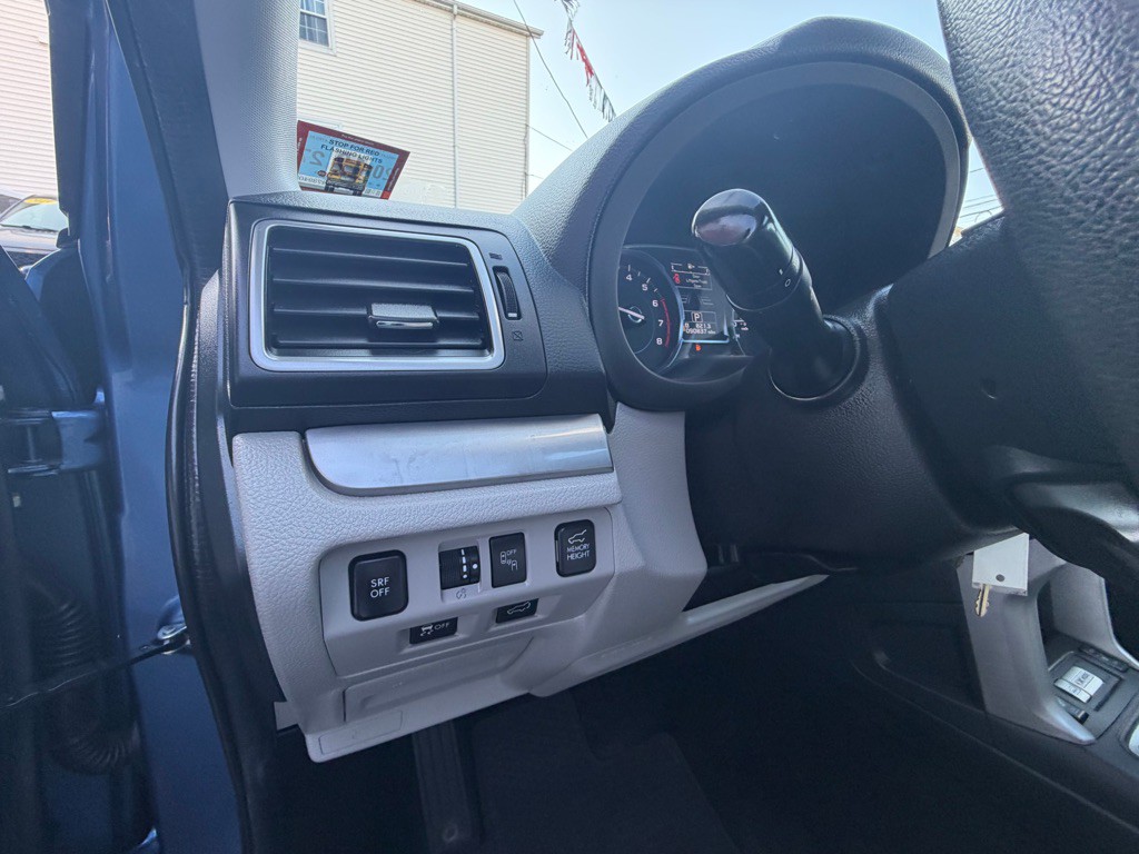 2017 Subaru Forester Image 12