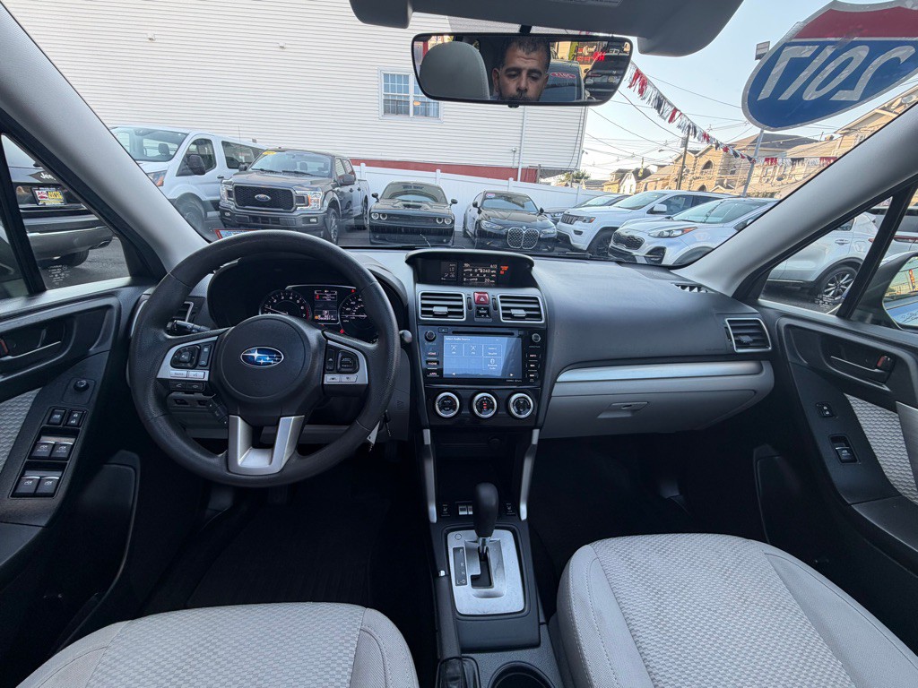 2017 Subaru Forester Image 14