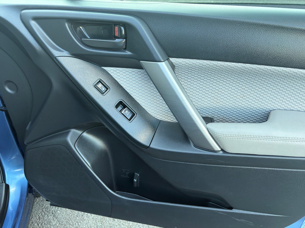 2017 Subaru Forester Image 21