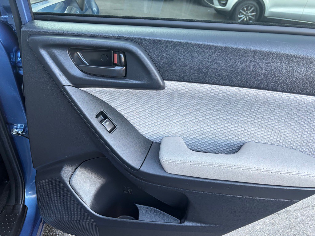 2017 Subaru Forester Image 24