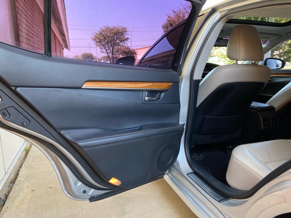 2013 Lexus ES 300 Image 9