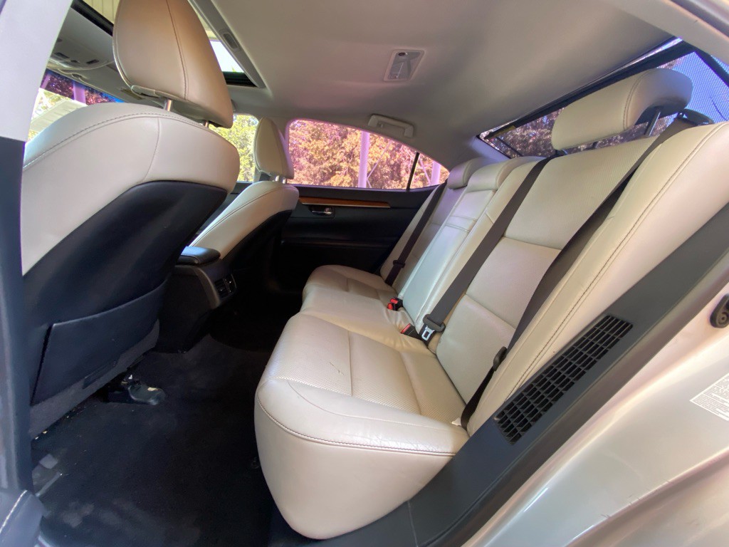 2013 Lexus ES 300 Image 10