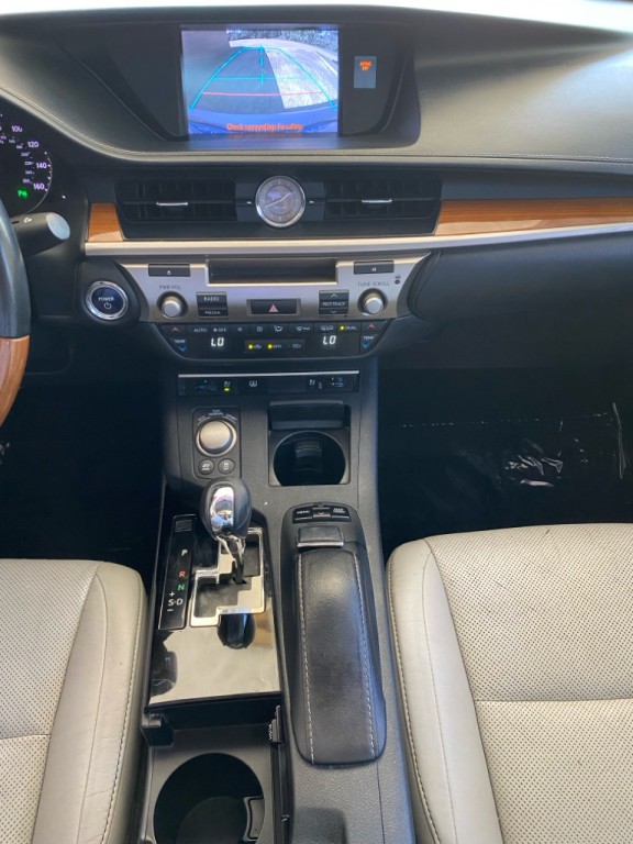 2013 Lexus ES 300 Image 17