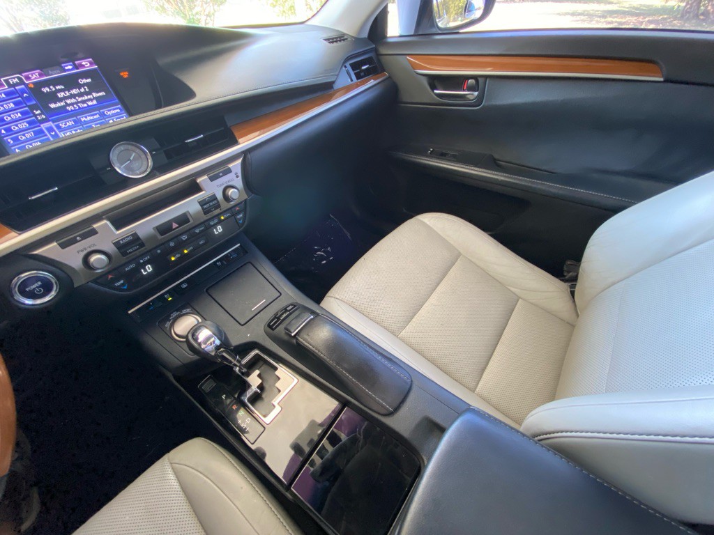 2013 Lexus ES 300 Image 18