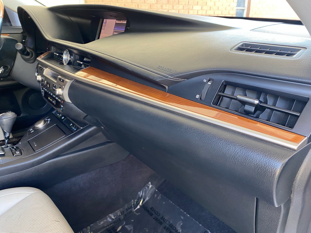 2013 Lexus ES 300 Image 19